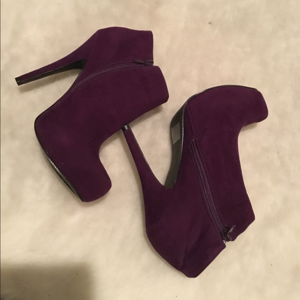 Cute booties 💜💜